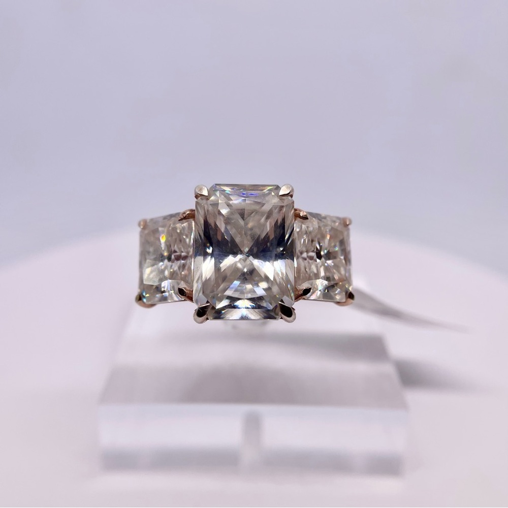 Elegant Silver Women's Ring